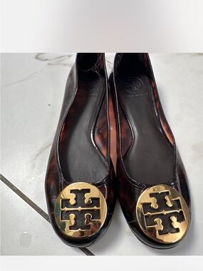 Tory Burch Tortoiseshell Logo Ballet Flats with Gold Emblem